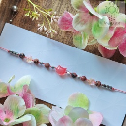 Choker Kotek rodonit gwiazdy makrama kamienie