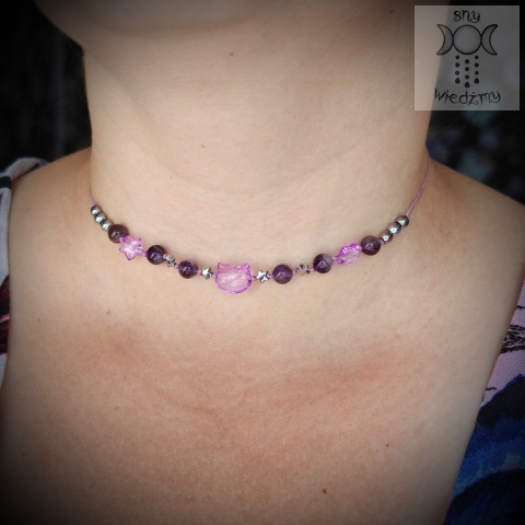 Choker Kotek ametyst gwiazdy makrama kamienie