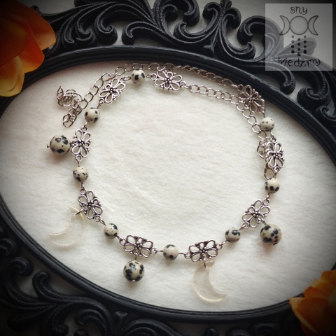 Filigranowy choker beżowy jaspis dalmatyńczyk księżyce moon