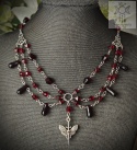 Naszyjnik Bloody Moth stal goth bordo burgundowy