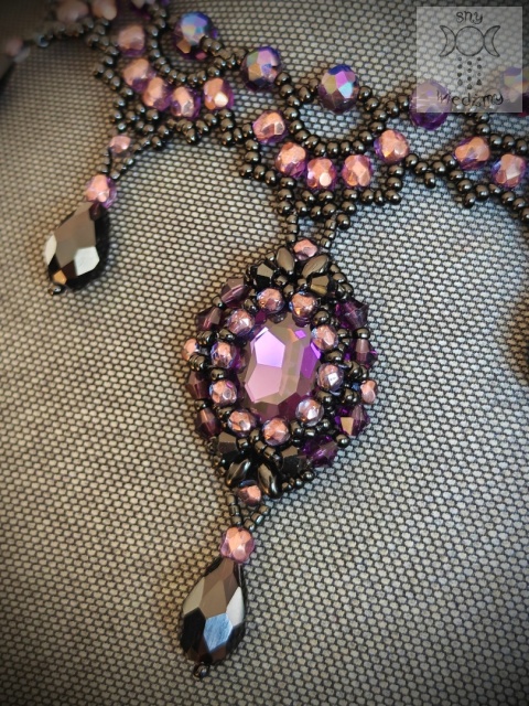 Naszyjnik Vampire Bride fiolet kryształki koraliki kolia beading