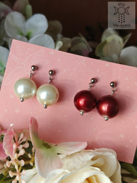 Kolczyki Vampire Pearls stal perełki zestaw dwóch par sztyfty Kolczyki Vampire Pearls stal perełki zestaw dwóch par sztyfty