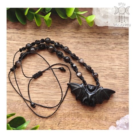 Makramowy naszyjnik nietoperz obsydian onyks makrama halloween