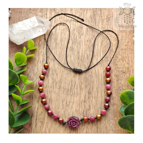Choker Stone Rose jadeit burgundowy hematyt różą