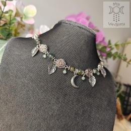 Flower Spirit prehnit frenit choker naszyjnik róże Rose Moon księżyc