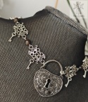 Choker Secret obsydian srebrzysty naszyjnik kolia kłódka klucze
