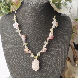 Makramowy naszyjnik Kwitnący kwiaty kwarc różowy