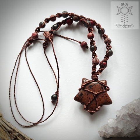 Makramowy naszyjnik gwiazda obsydian mahoniowy jaspis uleksyt makrama