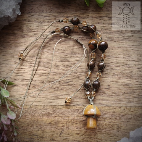 Naszyjnik Grzybek jaspis tygrysie oko makrama