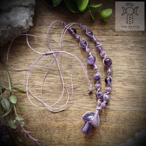 Naszyjnik Grzybek ametyst makrama