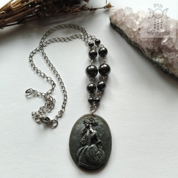 Naszyjnik Necro Cameo dama hematyt kamea Halloween