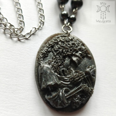 Naszyjnik Necro Cameo portret hematyt kamea stal Halloween