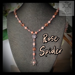Naszyjnik Rose Spider jadeit kryształki pająk pajęczyna