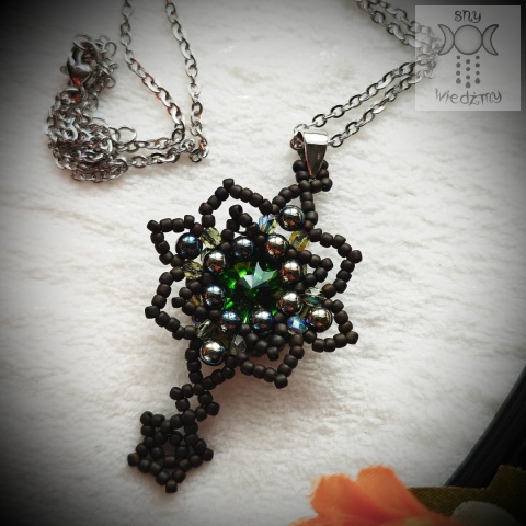 Naszyjnik Lonely Star zielony hematy beading goth gothic gwiazda