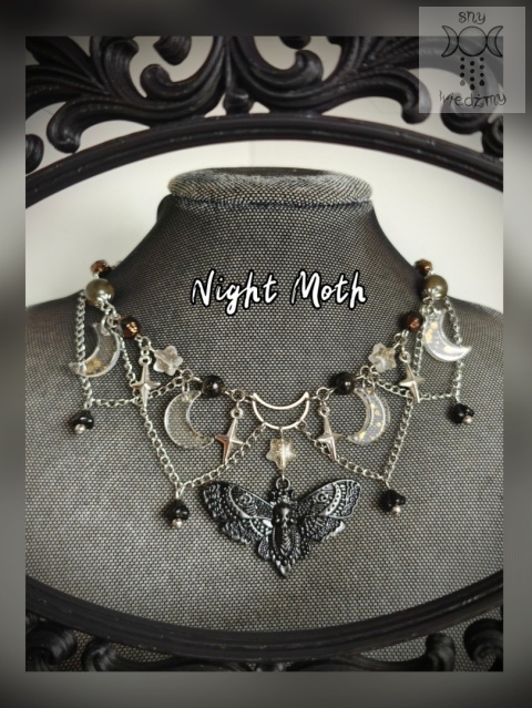 Naszyjnik Night Moth stal obsydian złocisty ćma gwiazdy