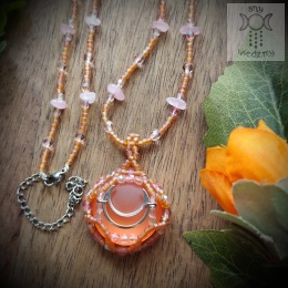 Naszyjnik Velvet Luna kwarc różowy pomarańczowy księżyc beading