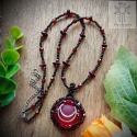 Naszyjnik Velvet Luna czarny turmalin czerwony księżyc beading